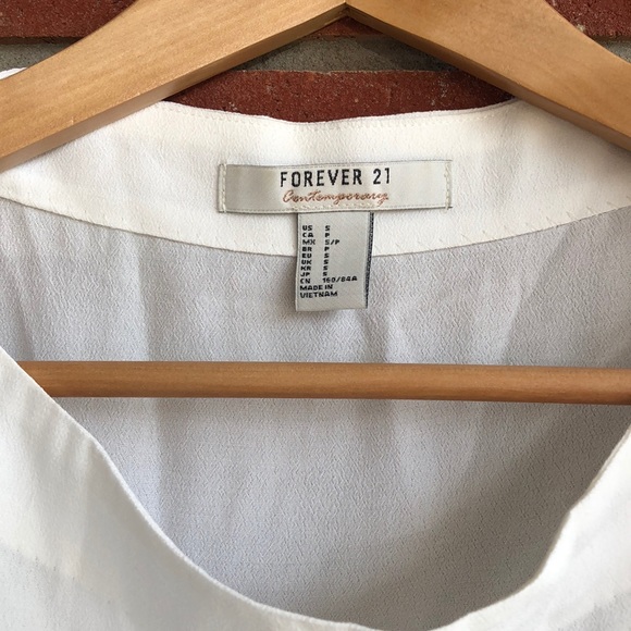 fun, light & chic blouse - Picture 2 of 3